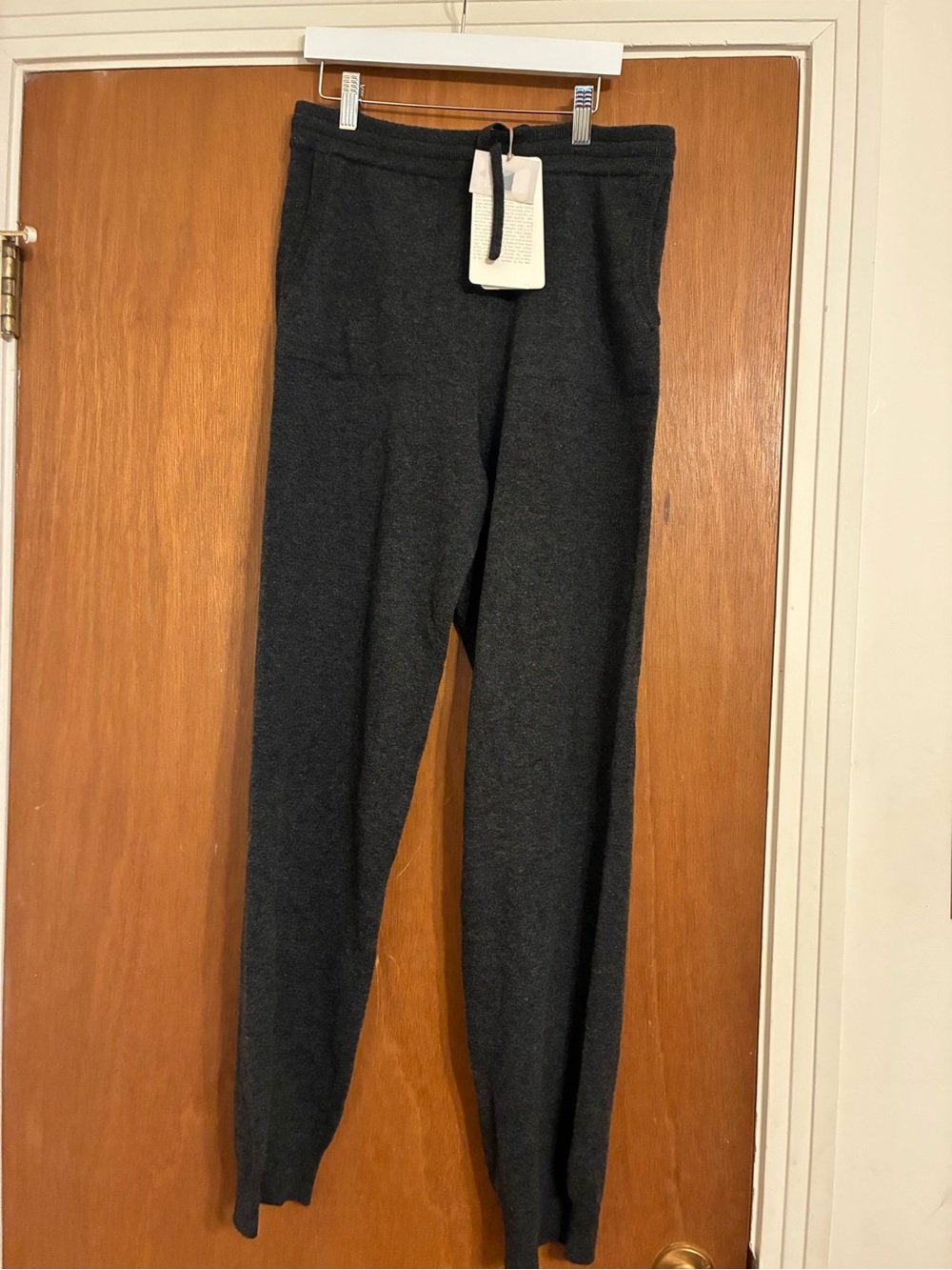 NWT Eric Bompard gray cashmere “Camille” joggers- size large